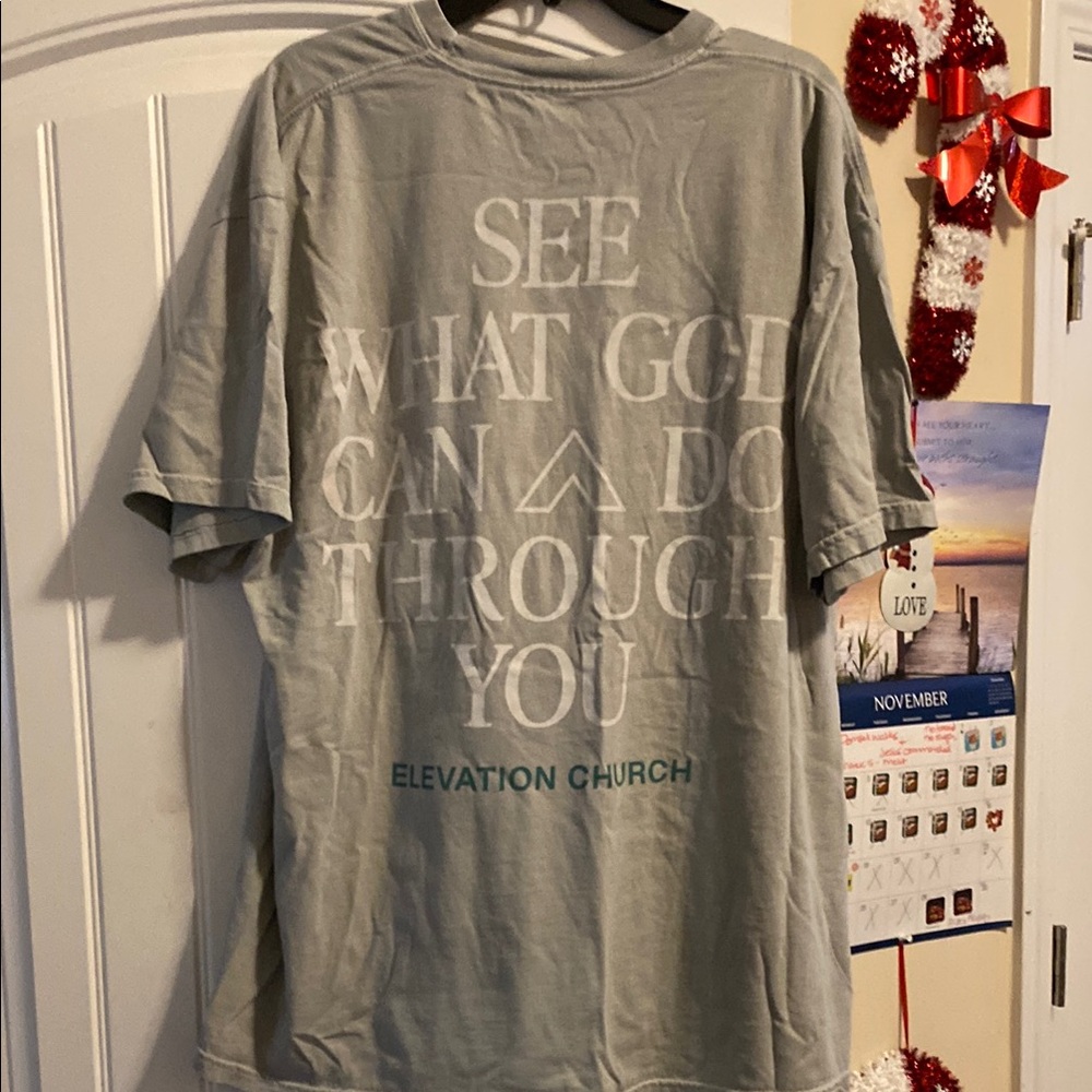 Xxl elevation church tee used